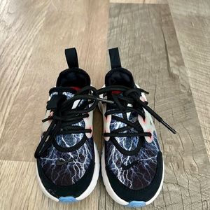 Kid Nike Presto (11c)